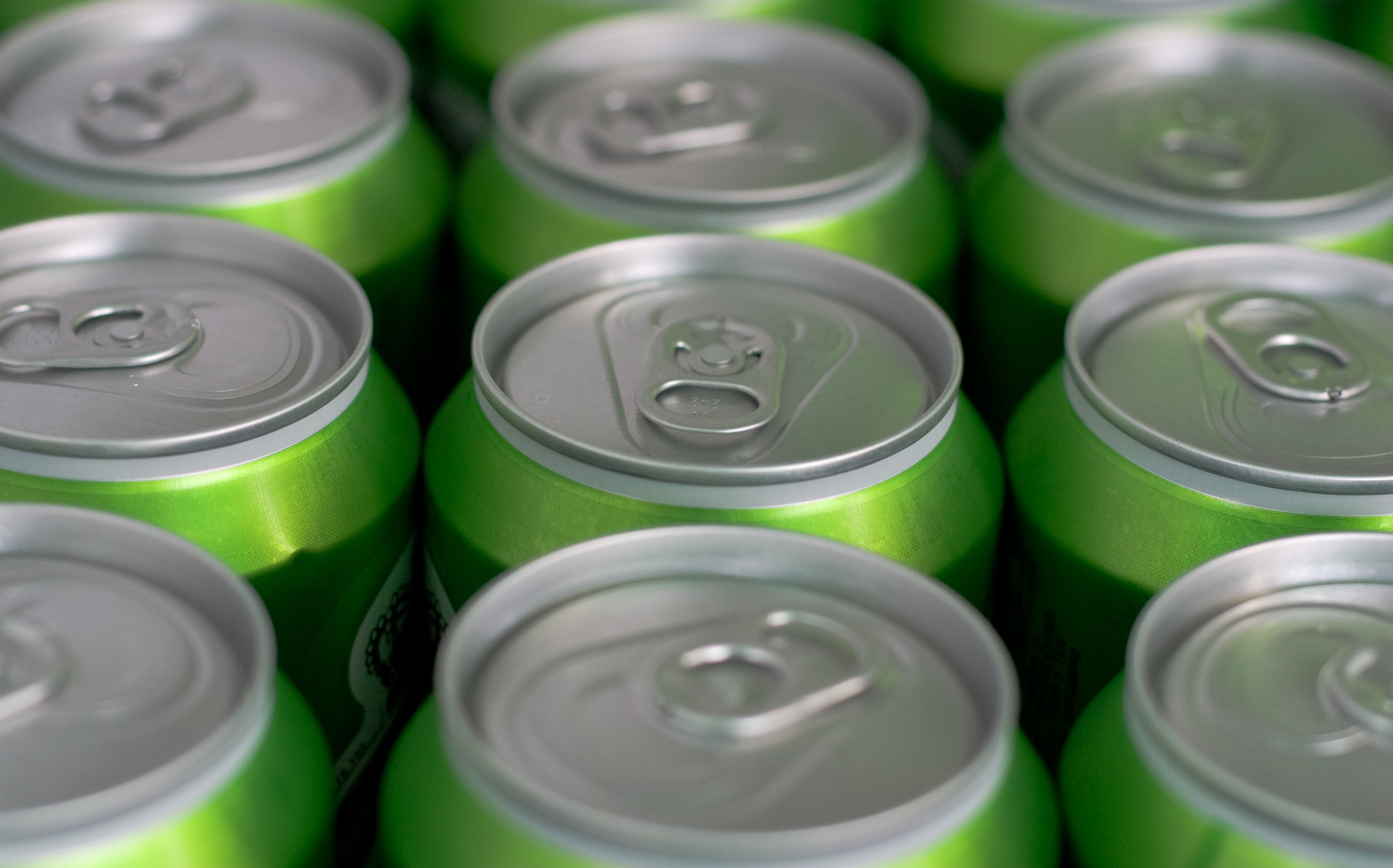 Pop cans shutterstock_18606829